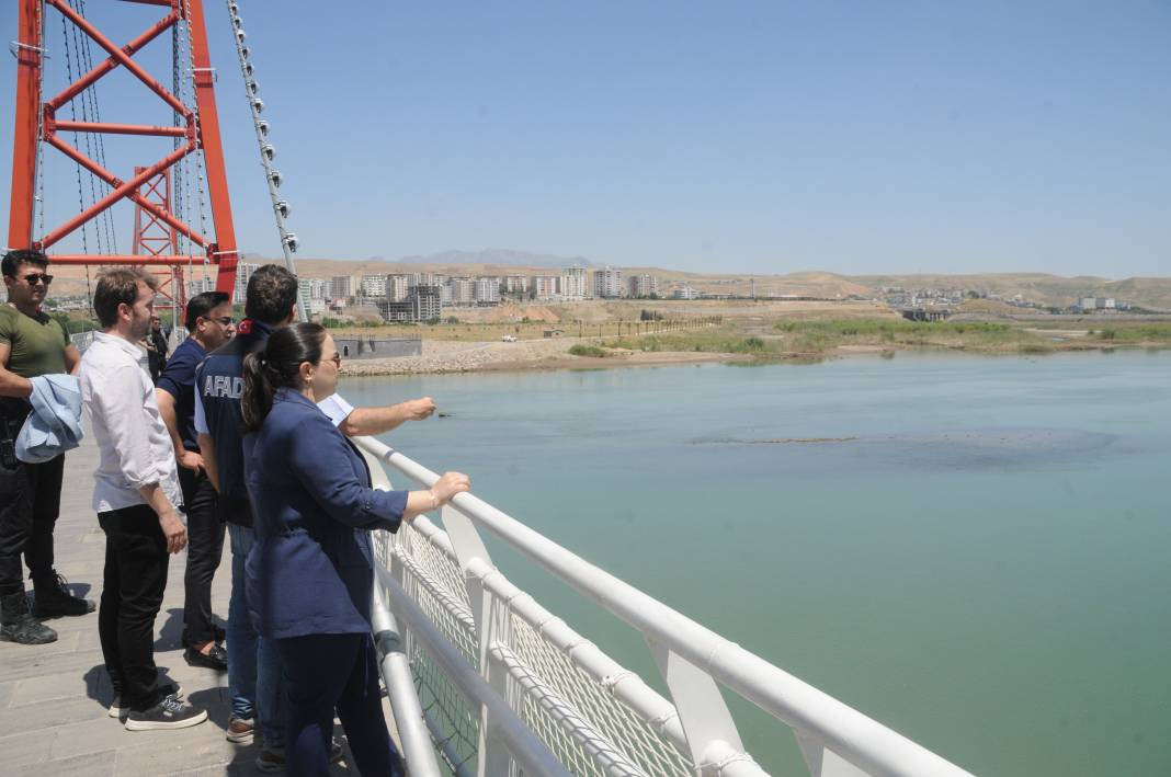 Kayıp kız çocuğu Dicle Nehri’nde aranıyor - Resim: 21
